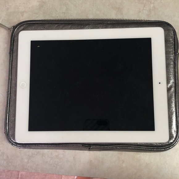 Matallic Silver IPad Case - Michael Kors - Picture 3 of 5